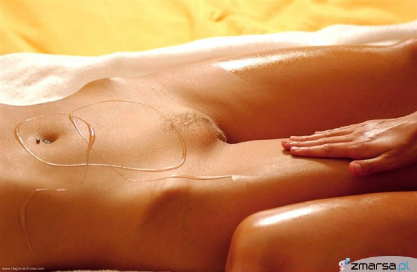 Zdjęcie Olejek na ciele kobiety... Mmmmm