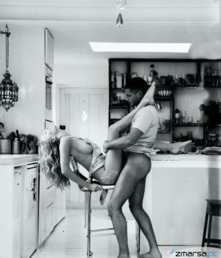 Zdjęcie Ten kto uważa że miejsce kobiety jest w kuchni,widocznie wie co to sex na blacie